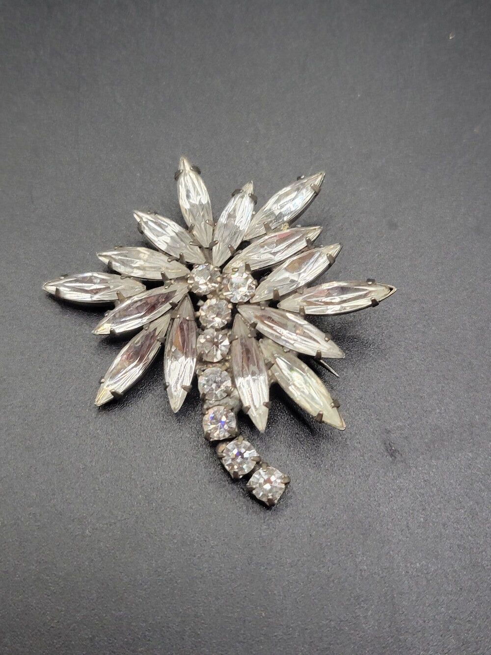 Vintage victorian clear rhienstone brooch - Picture 4 of 9